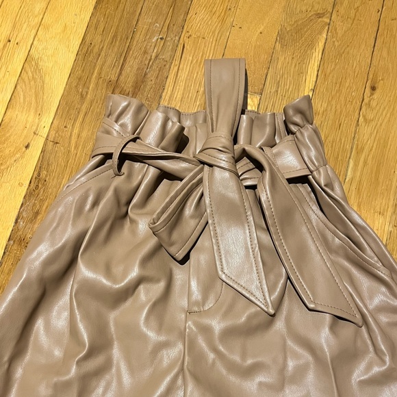 Zara Faux Leather Belted Shorts - Picture 4 of 8